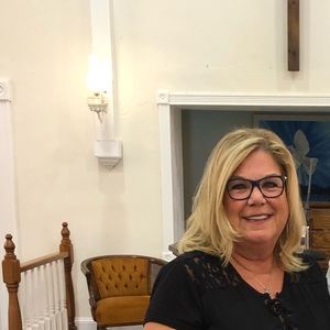 Meet your Posher, Bena